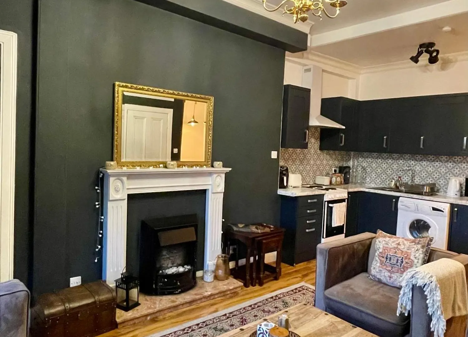Glamours Stylish Victorian Apartment Near City Centre Edinburgh 0*,